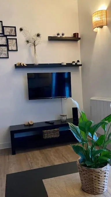 Cozy'Wood Apartment Brest 0*,  France